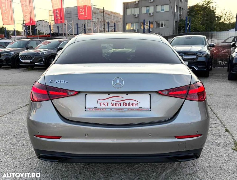 Mercedes-Benz C - 8