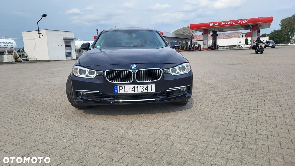 BMW Seria 3 328i Luxury Line - 2