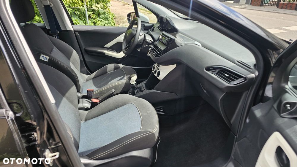 Peugeot 208 HDi 68 Like - 4