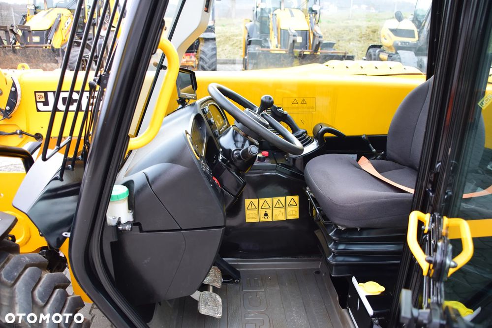 JCB 525-60 HiVIZ - 13