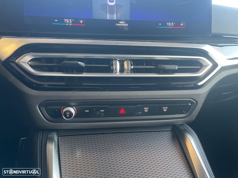 BMW 218 i Pack Desportivo M Auto - 27