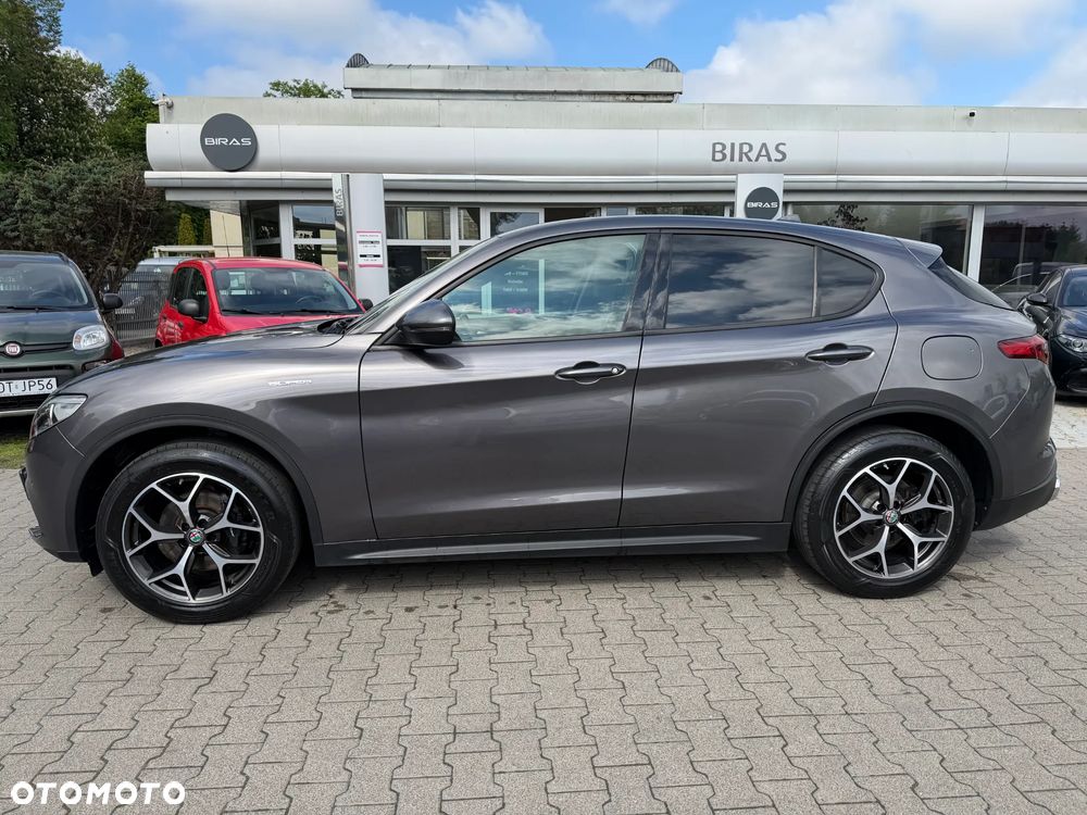 Alfa Romeo Stelvio - 8