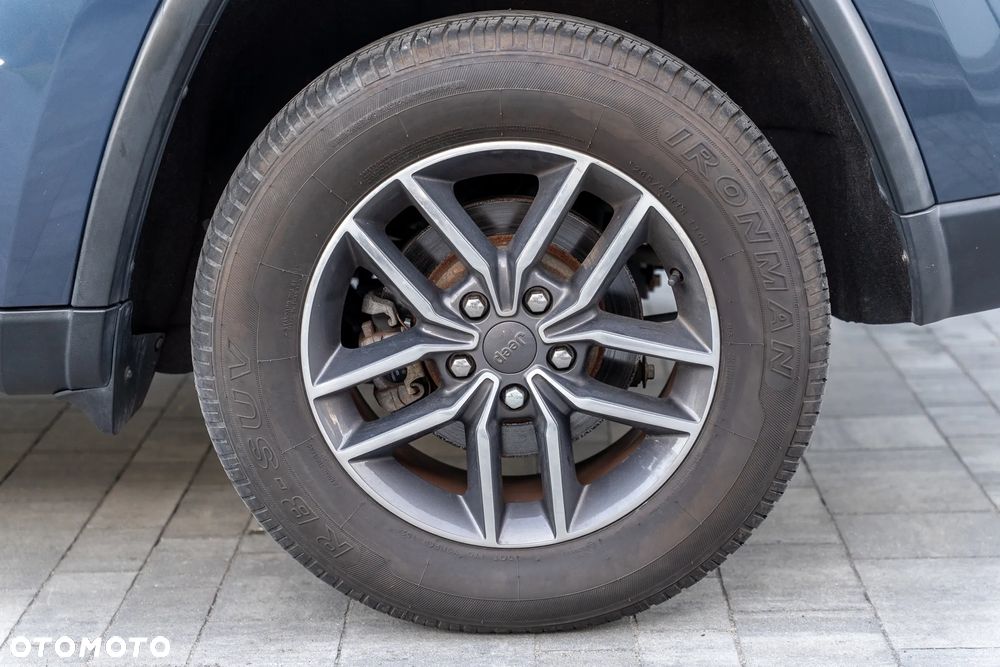 Jeep Grand Cherokee - 15