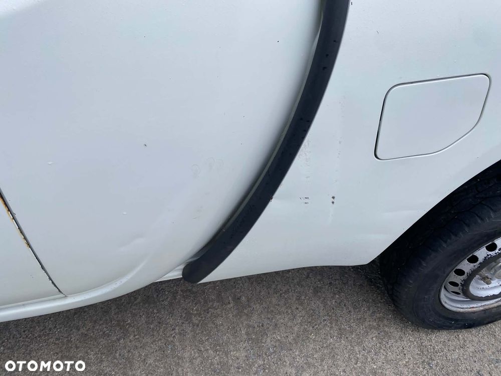 Mitsubishi L200 - 15