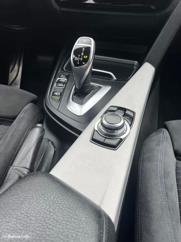 BMW 320 i Pack M Auto - 56