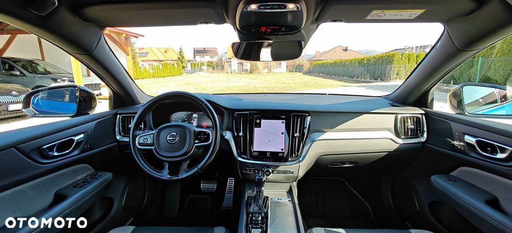 Volvo V60 D4 AWD R-Design - 16