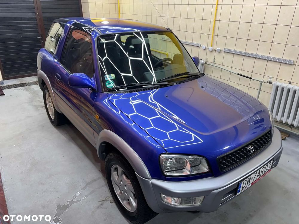 Toyota RAV4 2.0 - 5