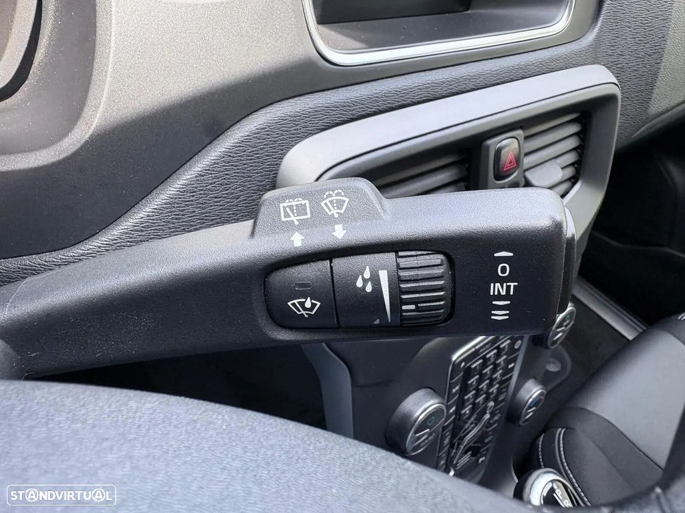 Volvo V40 1.5 T3 Sport Edition Plus Geartronic - 41