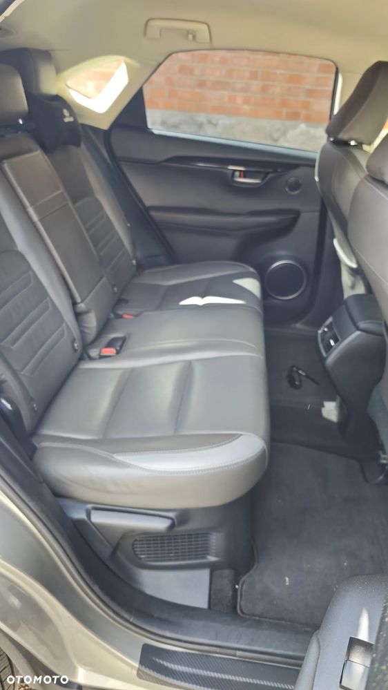 Lexus NX 300h Elegance AWD - 10