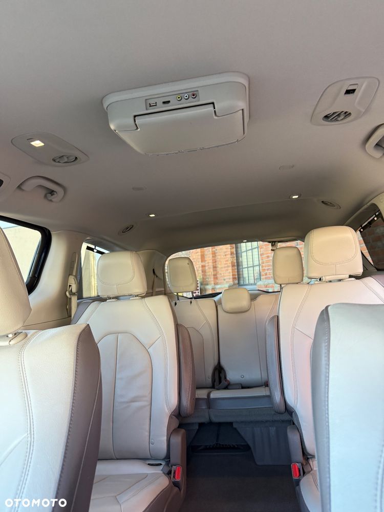 Chrysler Pacifica - 26
