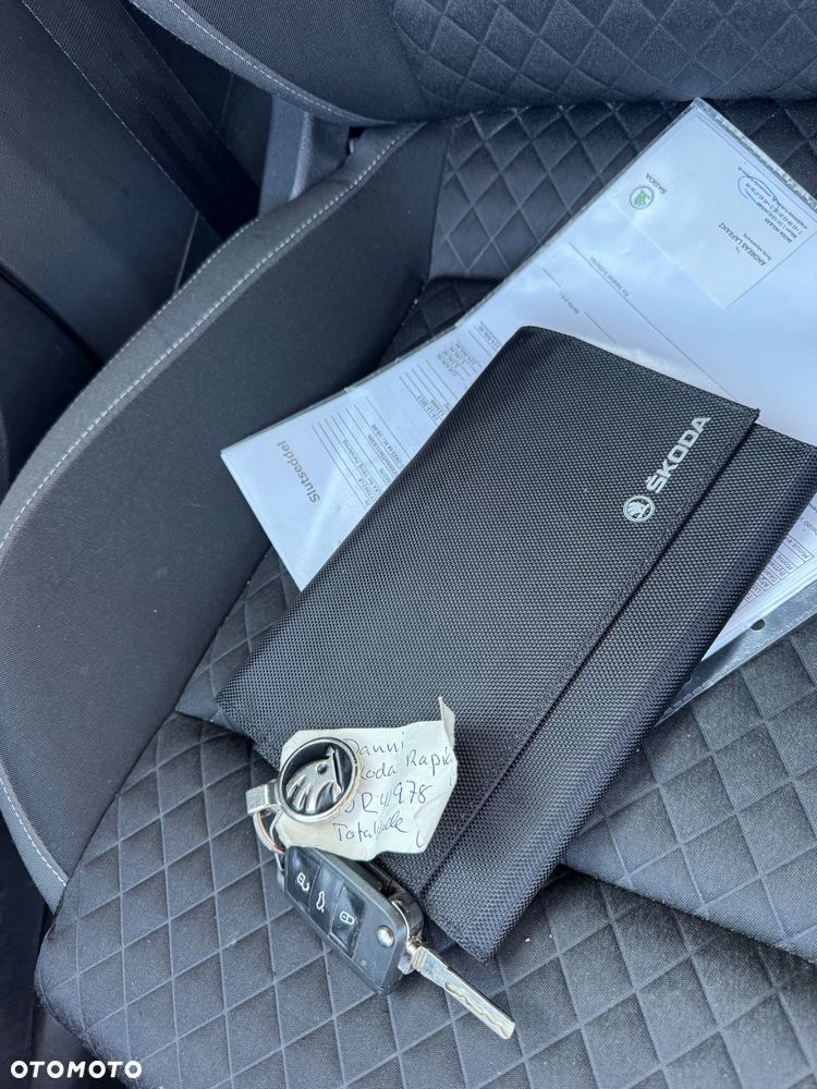 Skoda RAPID Spaceback 1.0 TSI Clever - 24