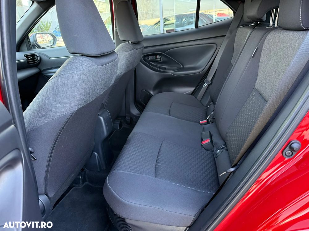 Toyota Yaris Cross 1.5 VVT-i HSD 4x2 Dynamic - 14