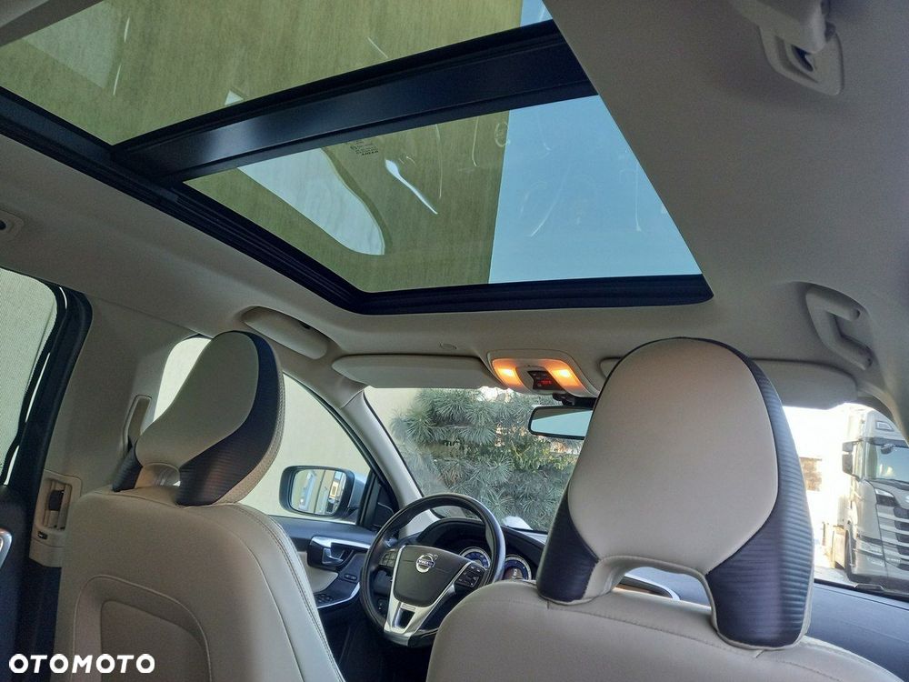 Volvo XC 60 D3 R Design - 25