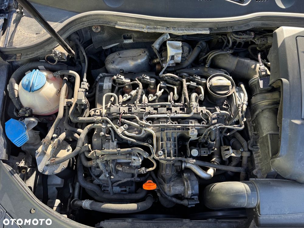 Volkswagen Passat 1.6 TDI DPF BlueMot Comfortline - 12