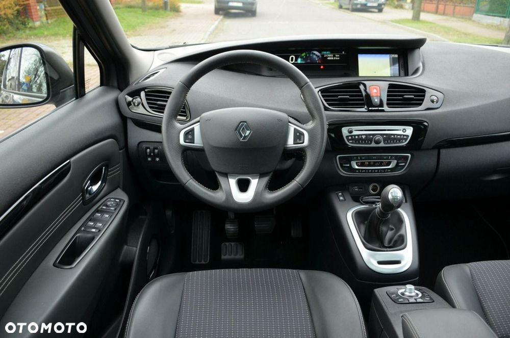 Renault Grand Scenic - 31