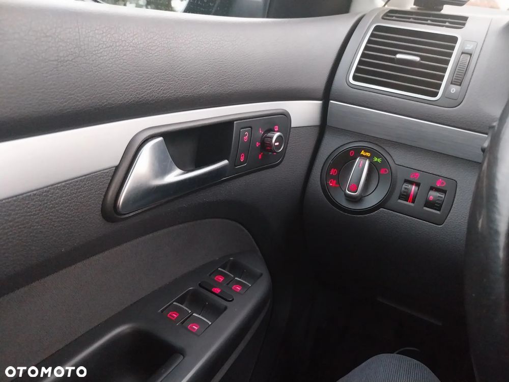 Volkswagen Touran 1.2 TSI BlueMotion Technology STYLE - 11