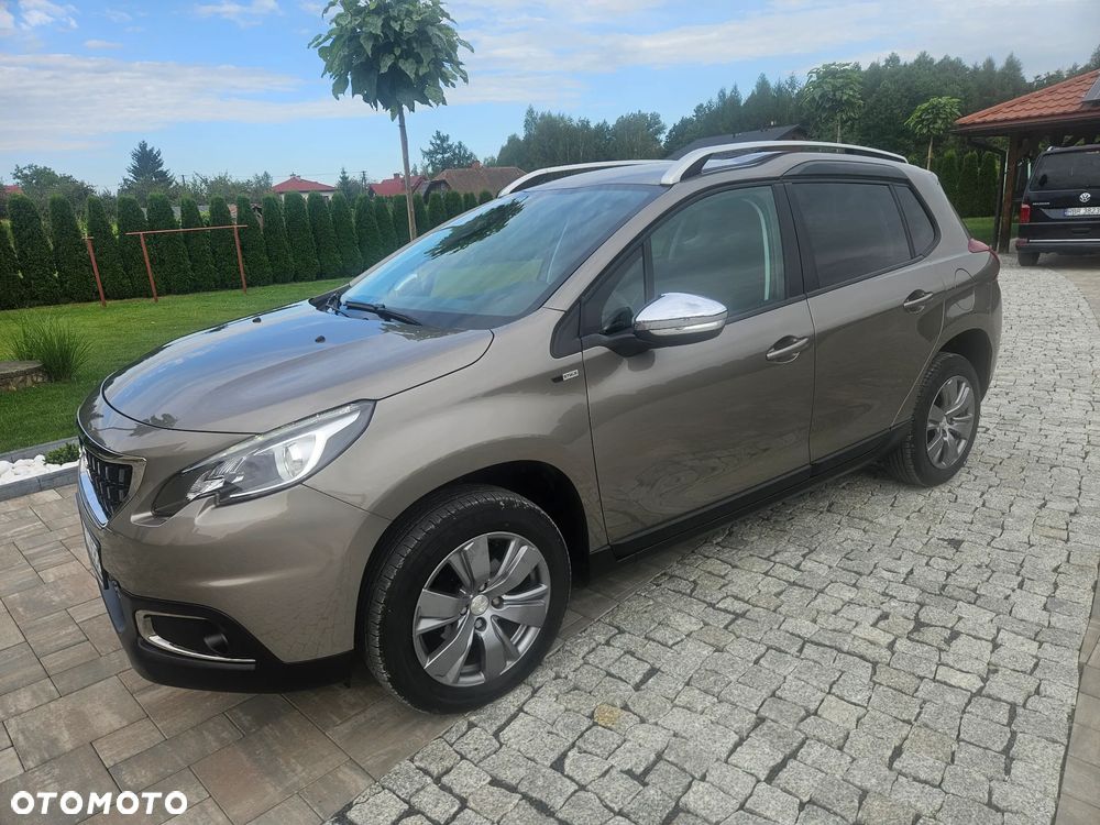Peugeot 2008 1.2 Pure Tech Signature - 16