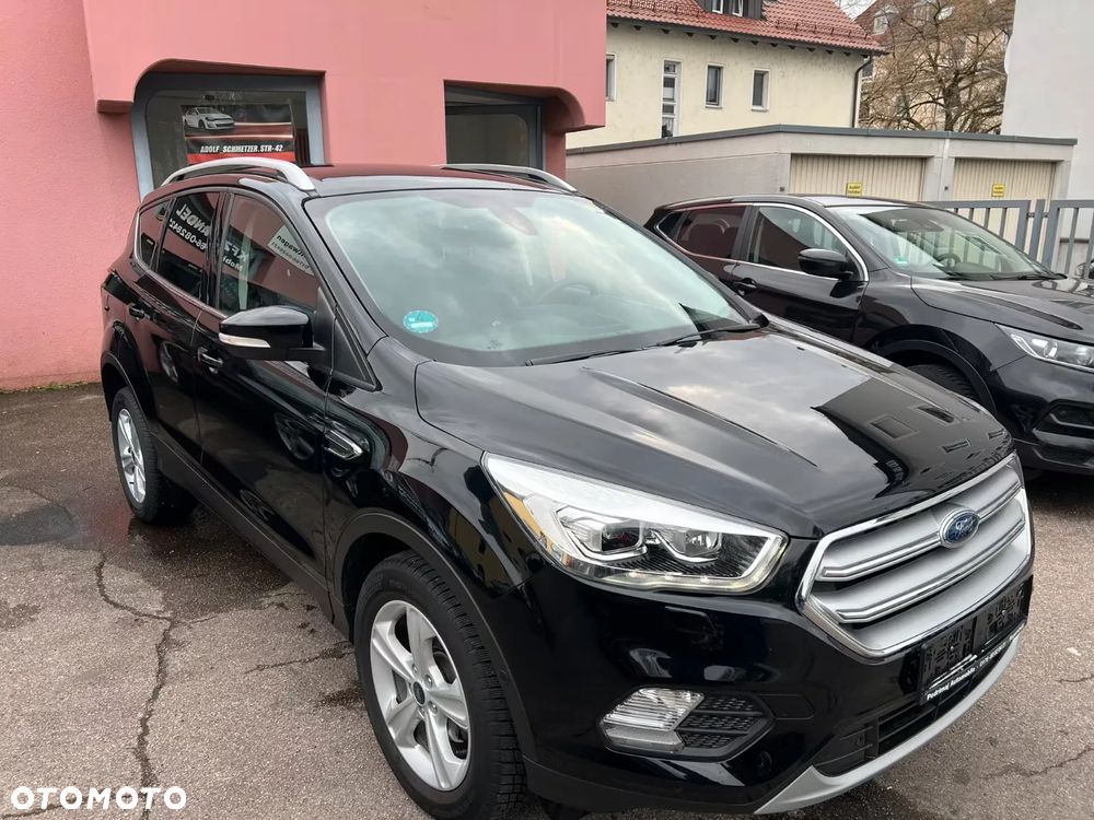 Ford Kuga 1.5 EcoBoost 2x4 Titanium - 3