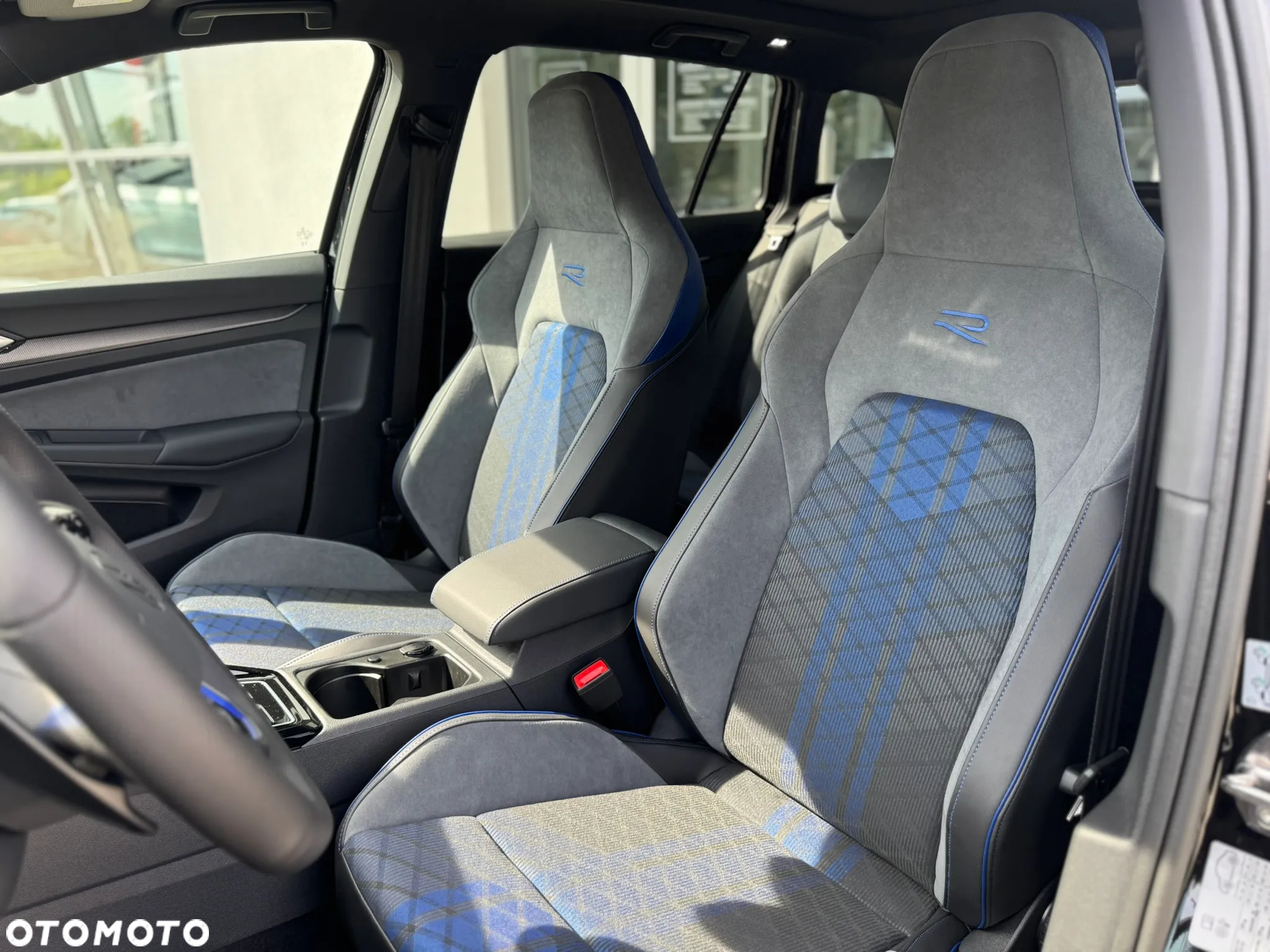 Volkswagen Golf VIII 2.0 TSI 4Motion R - 14