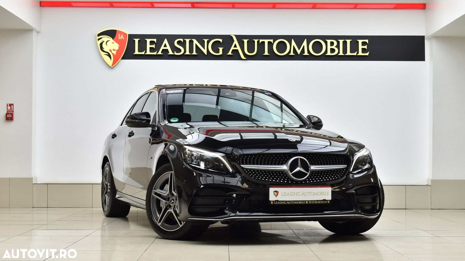 Mercedes-Benz C 300 e 4Matic 9G-TRONIC AMG Line - 4