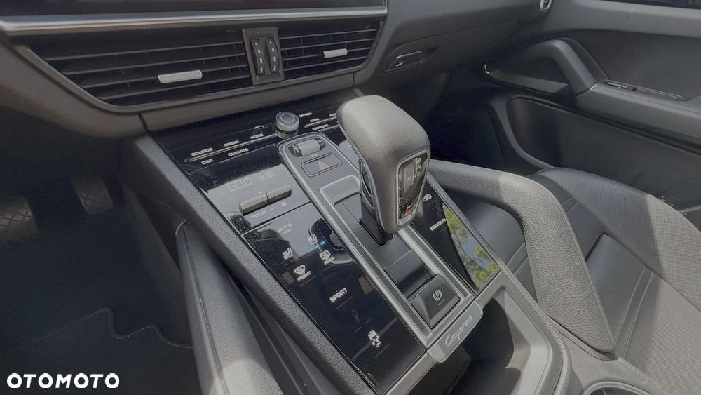 Porsche Cayenne Standard - 15