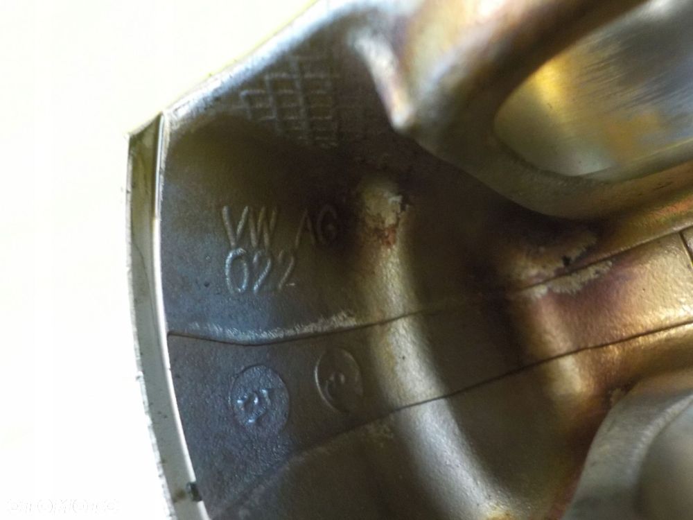 A1 LEON FABIA GOLF 1.4 TFSI 18r 125KM CZC tlok 74L62 +5 022 - 3