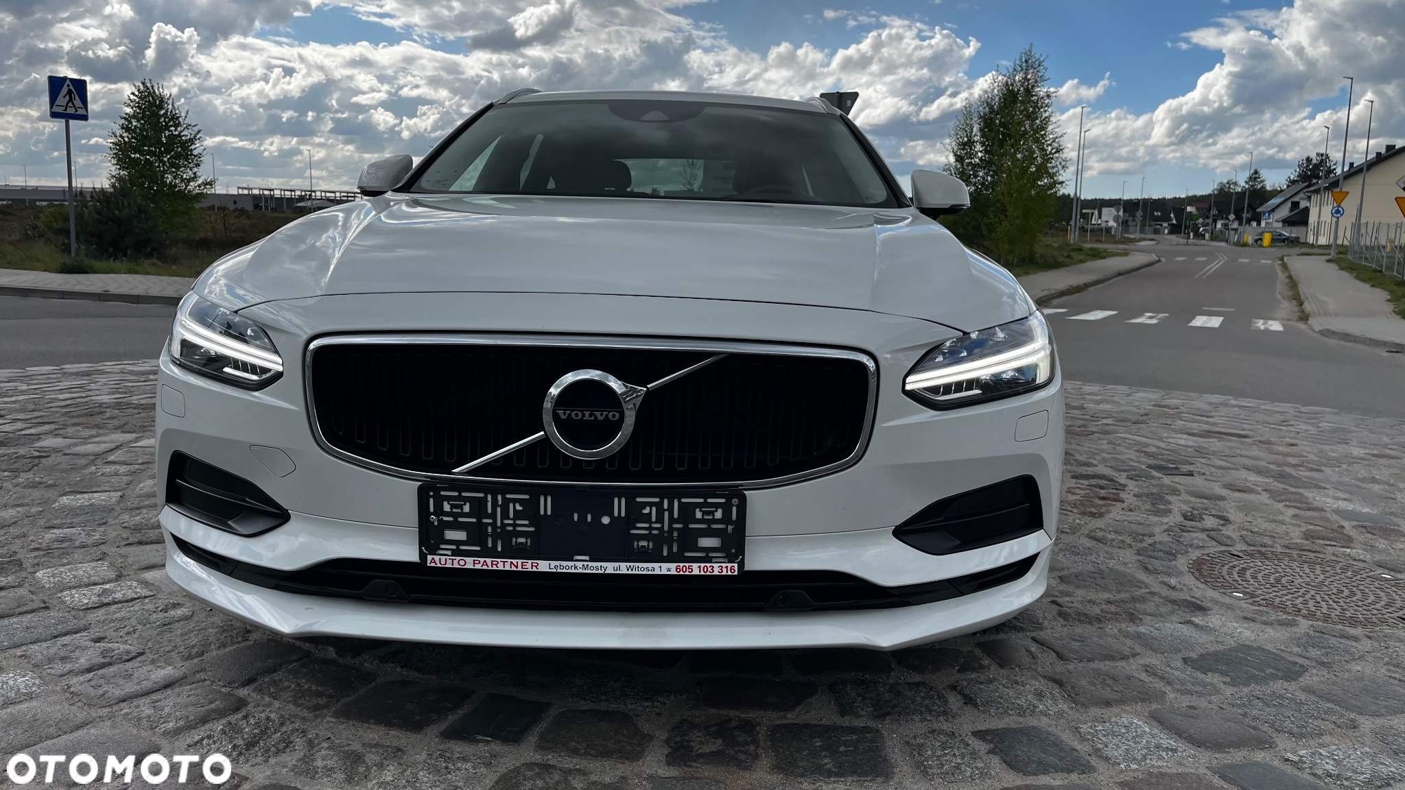 Volvo V90 D4 AWD Geartronic Momentum - 8