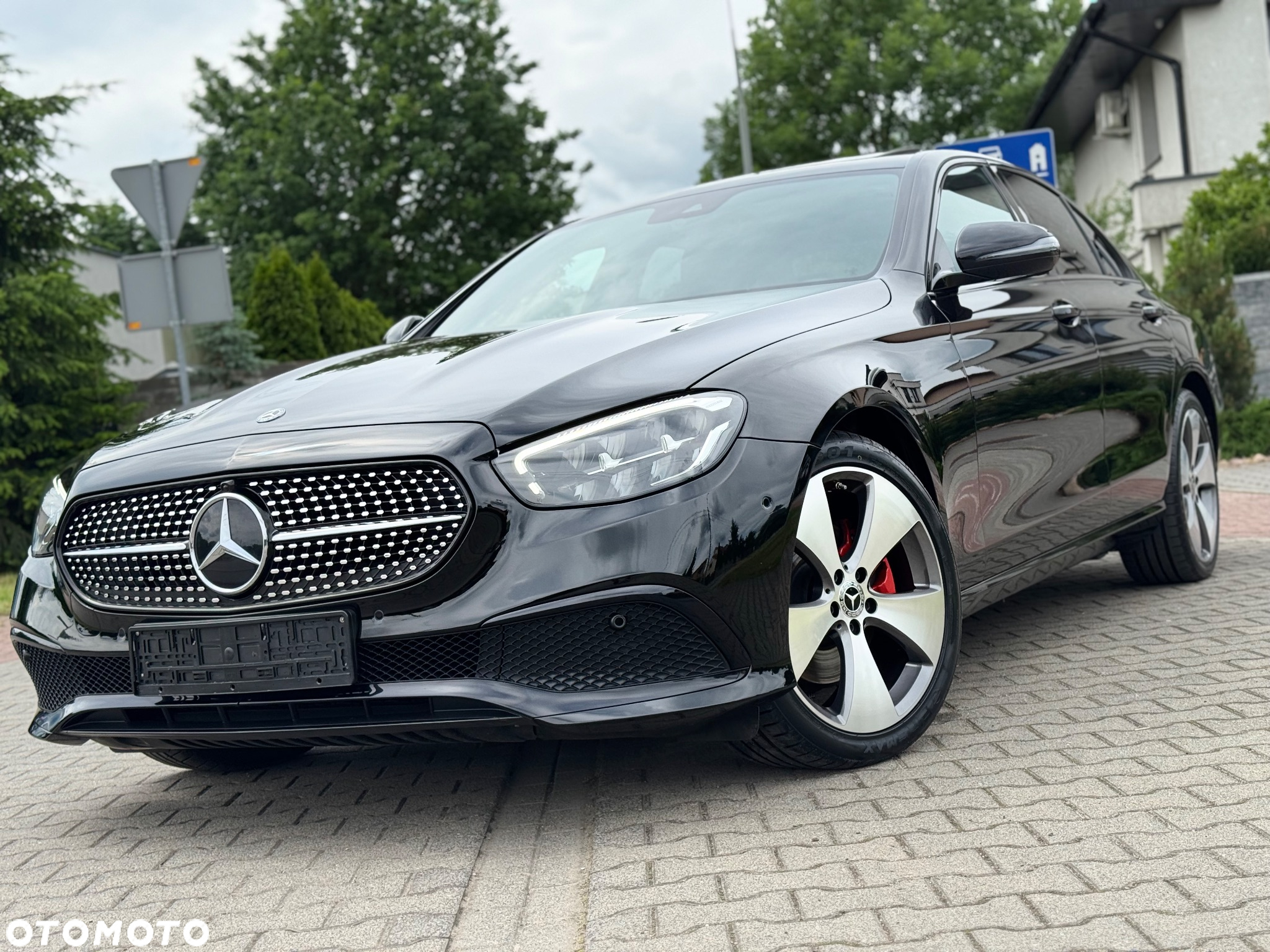 Mercedes-Benz Klasa E 220 d 4Matic T 9G-TRONIC Avantgarde - 13