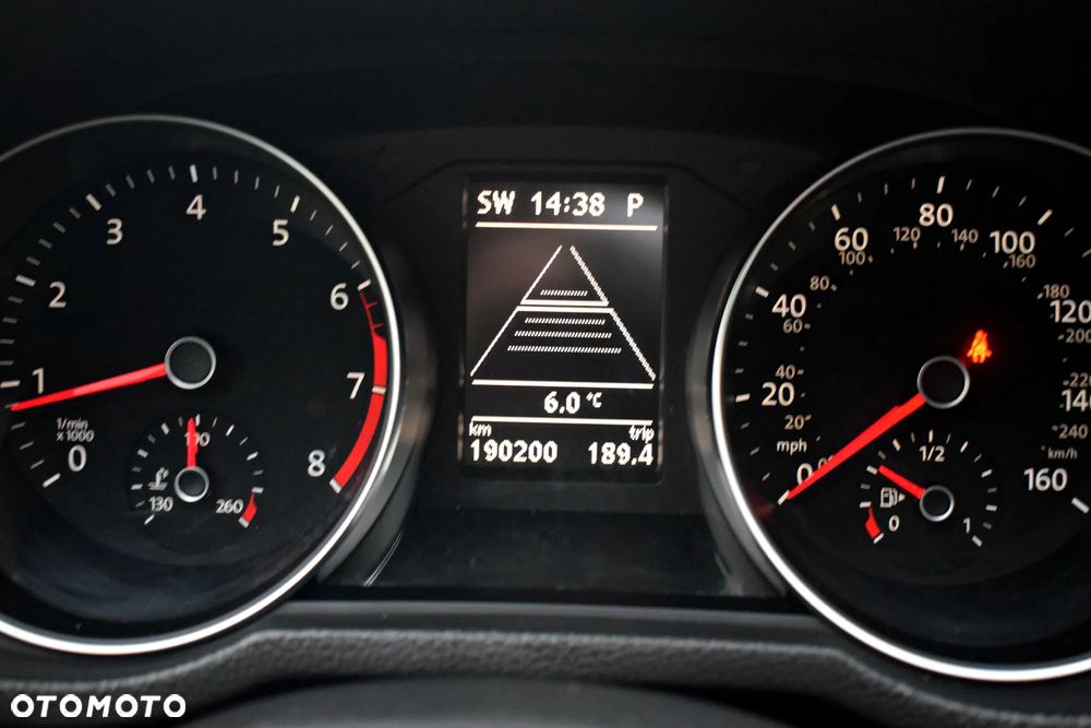 Volkswagen Passat - 31