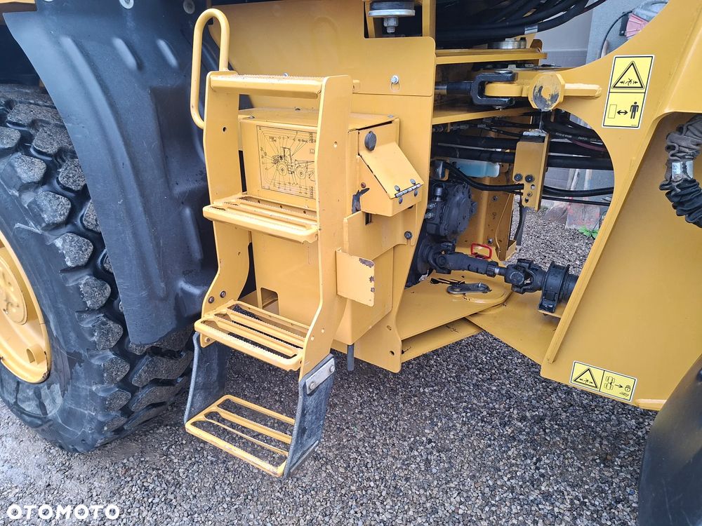 Caterpillar CAT 918 M - 18