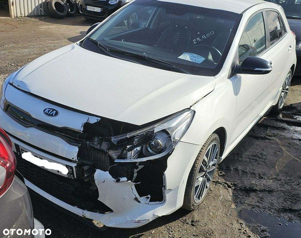 Kia Rio - 11
