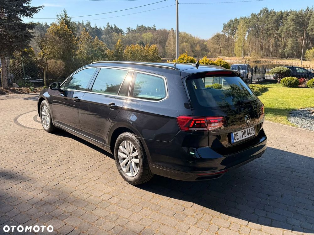 Volkswagen Passat Variant 2.0 TDI SCR DSG Elegance - 8