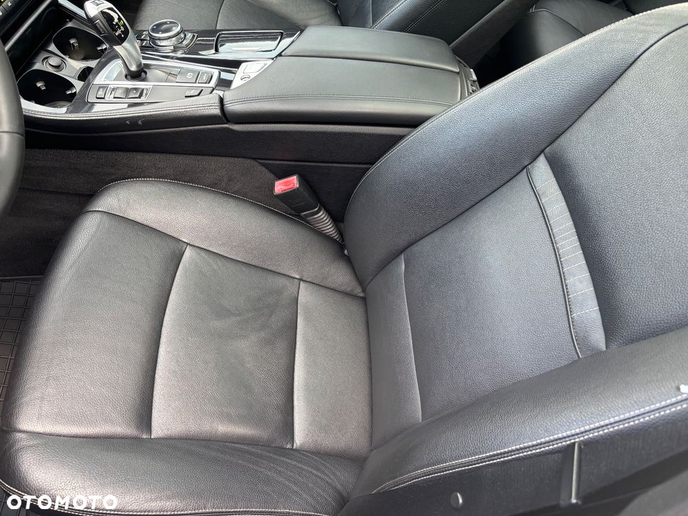 BMW Seria 5 520d Luxury Line - 13