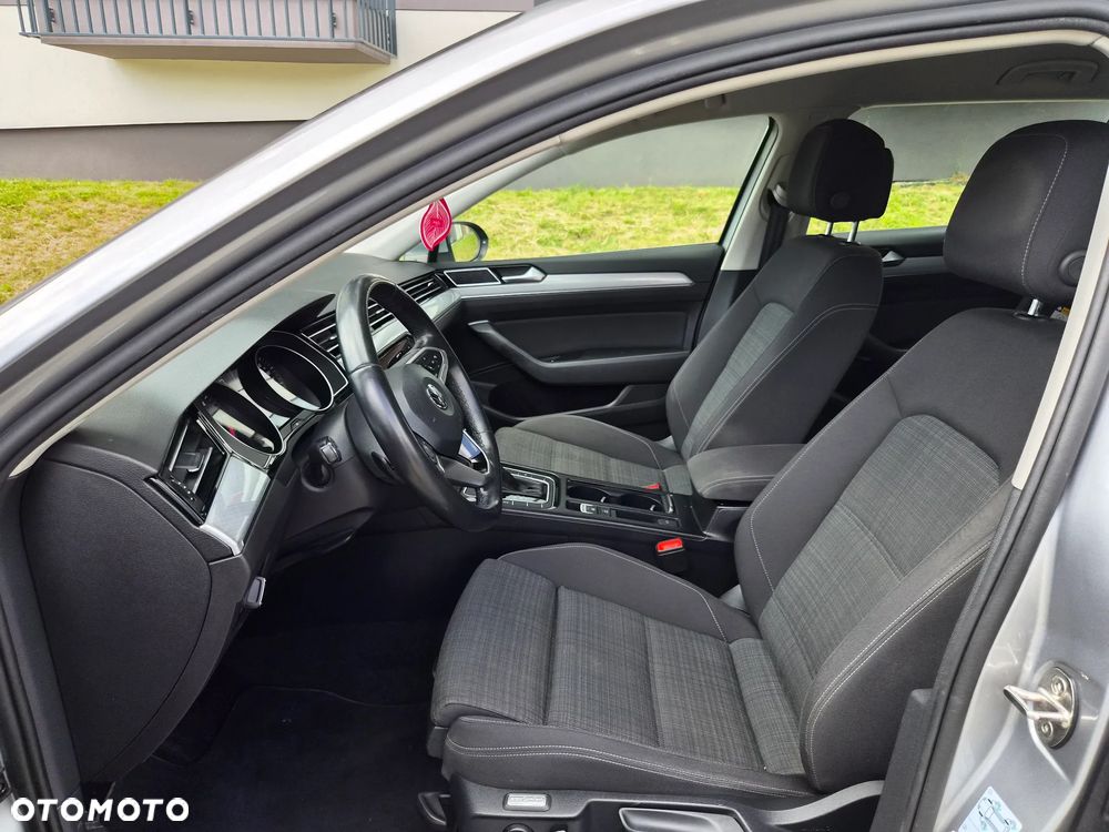 Volkswagen Passat 2.0 TDI SCR DSG Highline - 26
