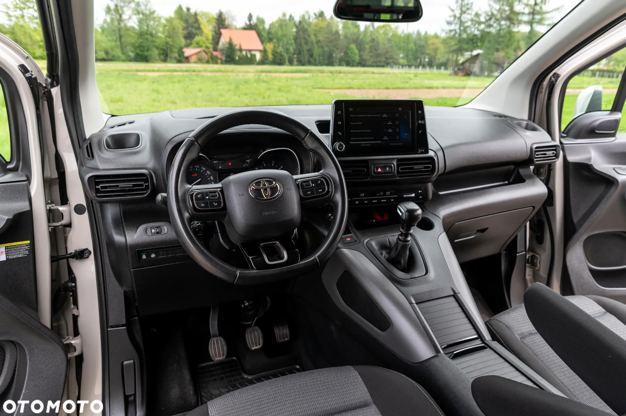 Toyota Proace City Verso 1.2 Turbo L2 Team Deutschland 7-Sitzer - 35