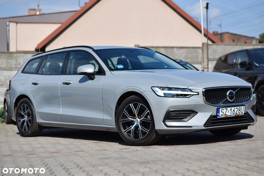 Volvo V60 B3 B DKG Momentum Pro - 37