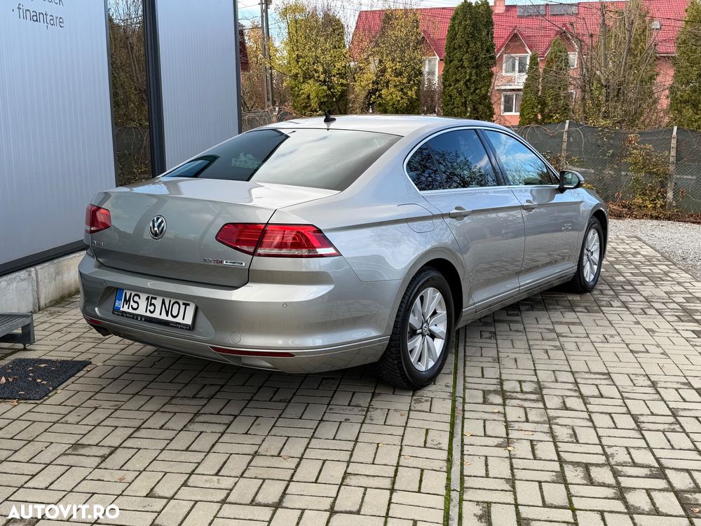 Volkswagen Passat 2.0 TDI DSG Comfortline - 10