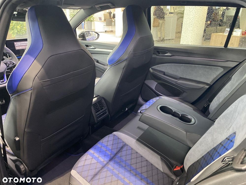 Volkswagen Golf - 21