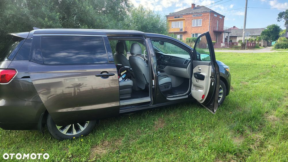 Kia Sedona 3.8 V6 LX - 29