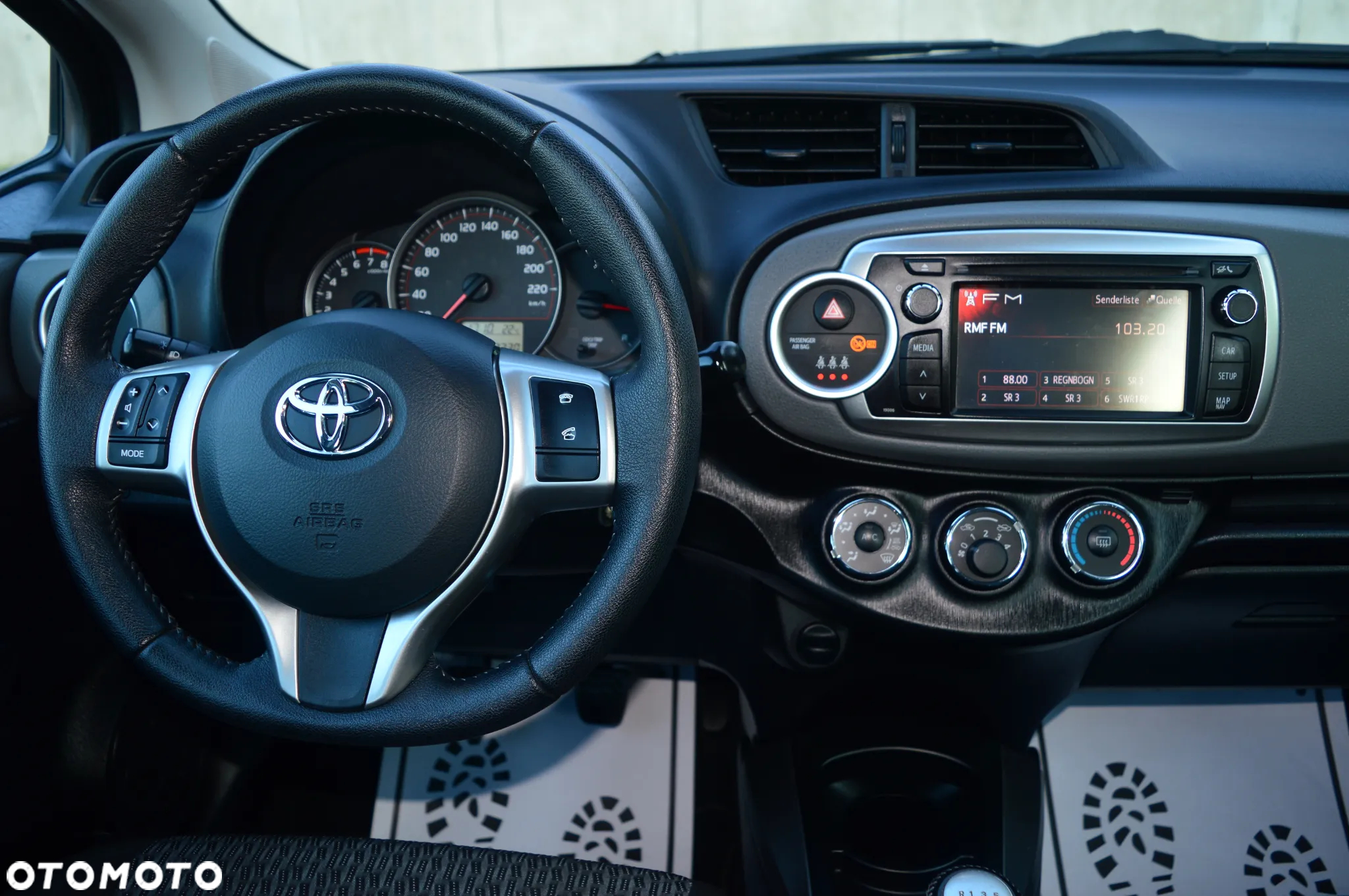 Toyota Yaris - 16