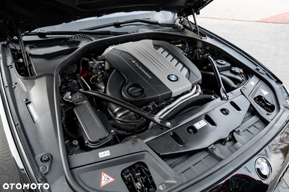 BMW Seria 5 M550d xDrive - 39