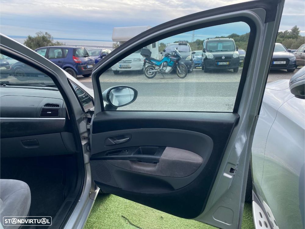 Fiat Linea 1.3 M-Jet Emotion - 14