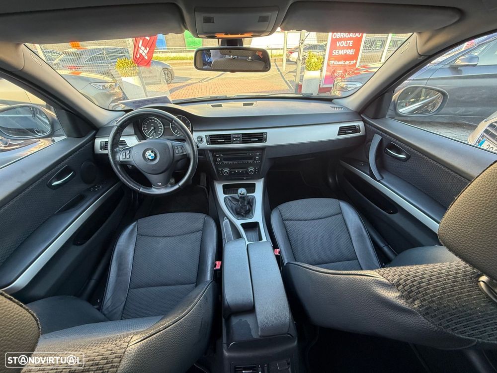 BMW 318 d Sport - 10