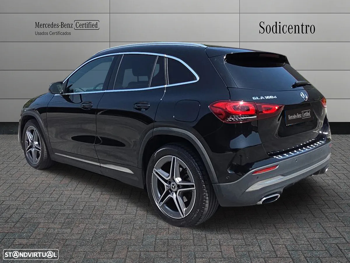 Mercedes-Benz GLA 180 d AMG Line - 3