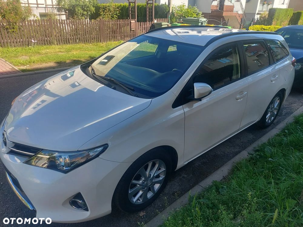 Toyota Auris 1.4 D-4D Design Edition - 11