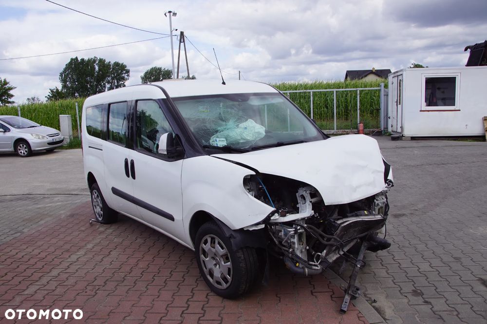 Auto na części - Fiat Doblo II Lift 1.4 T-Jet 120 KM 198A4000 M32 249 2018R Silnik Skrzynia Drzwi Szyba Zderzak Klapa Deska Kokpit Sterownik Moduł Licznik Kierownica - 3