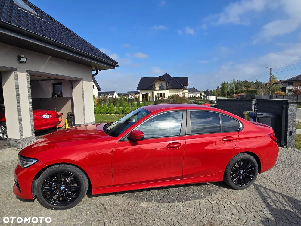 BMW Seria 3 318d mHEV - 11