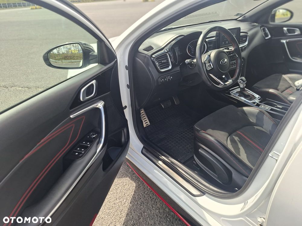 Kia ProCeed 1.6 T-GDI GT DCT - 10