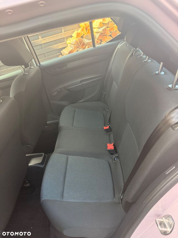 Skoda Fabia 1.0 Style - 4