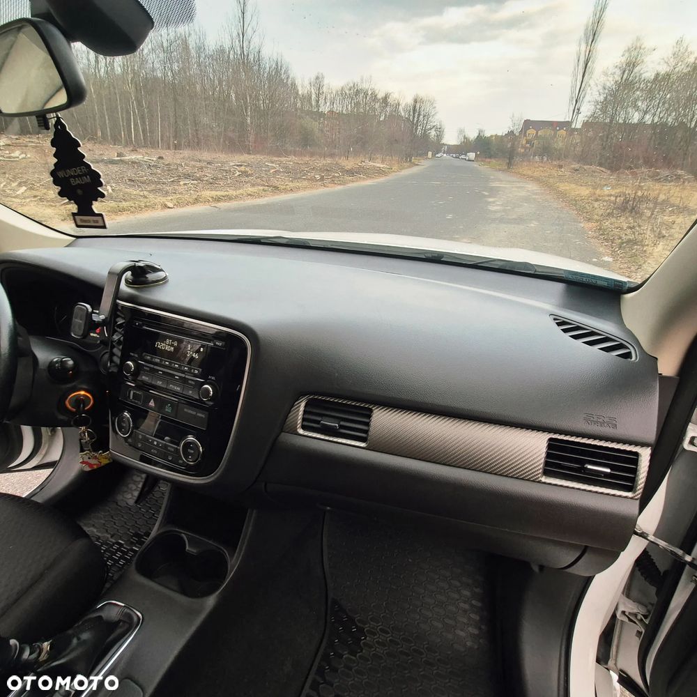 Mitsubishi Outlander - 21